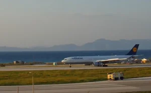 Αεροπλάνο της Lufthansa έκανε αναγκαστική προσγείωση στη Ρόδο